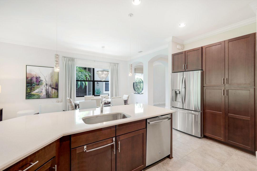 9433 Isla Bella Cir, Bonita Springs, FL 34135