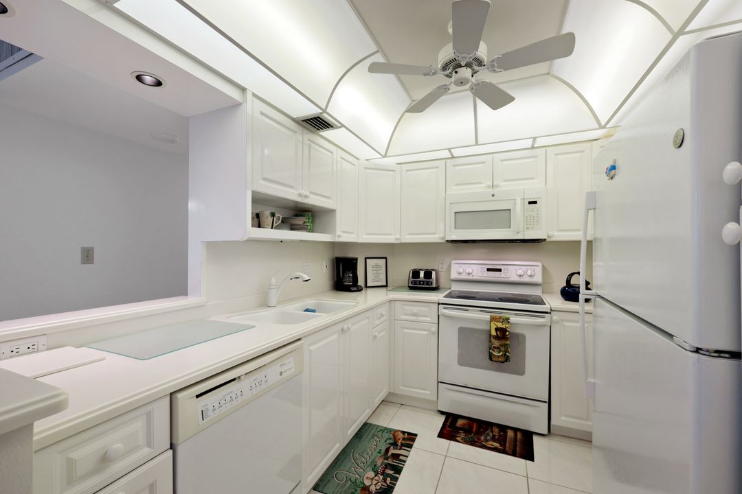320 Seaview Ct #307, Marco Island, FL 34145