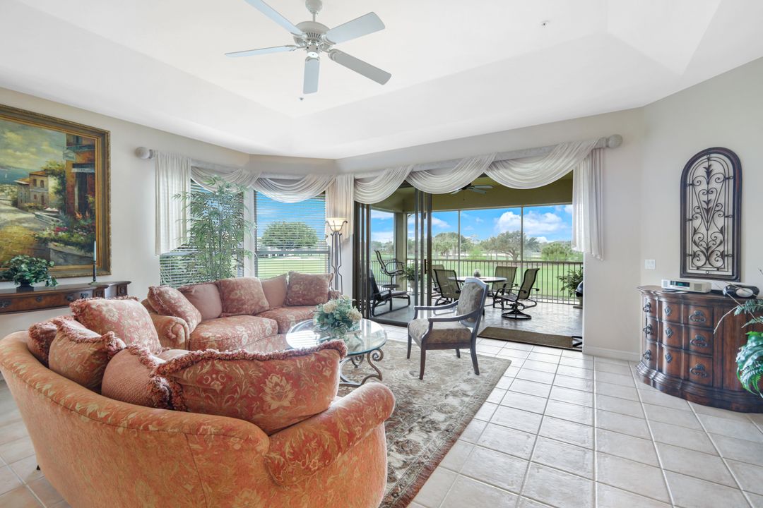 1880 Les Chateaux Blvd #201, Naples, FL 34109