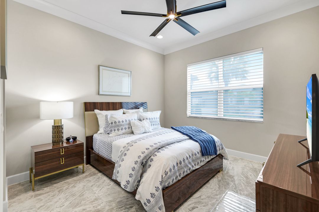 12033 Azalea Wy, Naples, FL 34120