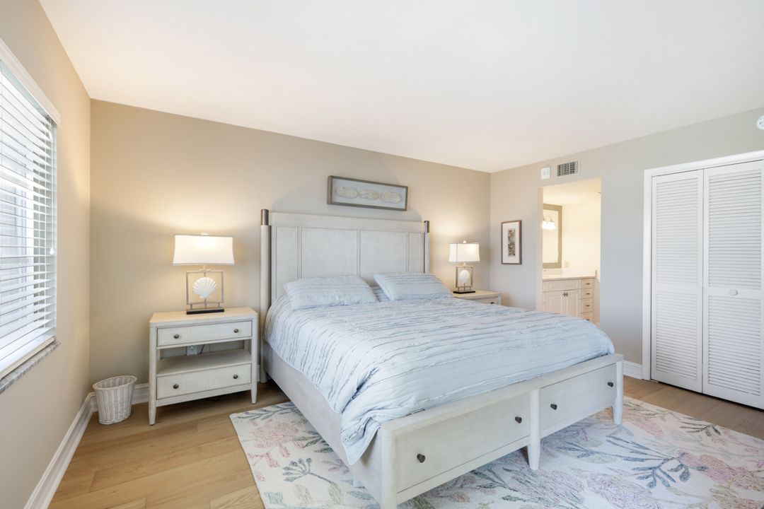 3443 Gulf Shore Blvd N #309, Naples, FL 34103