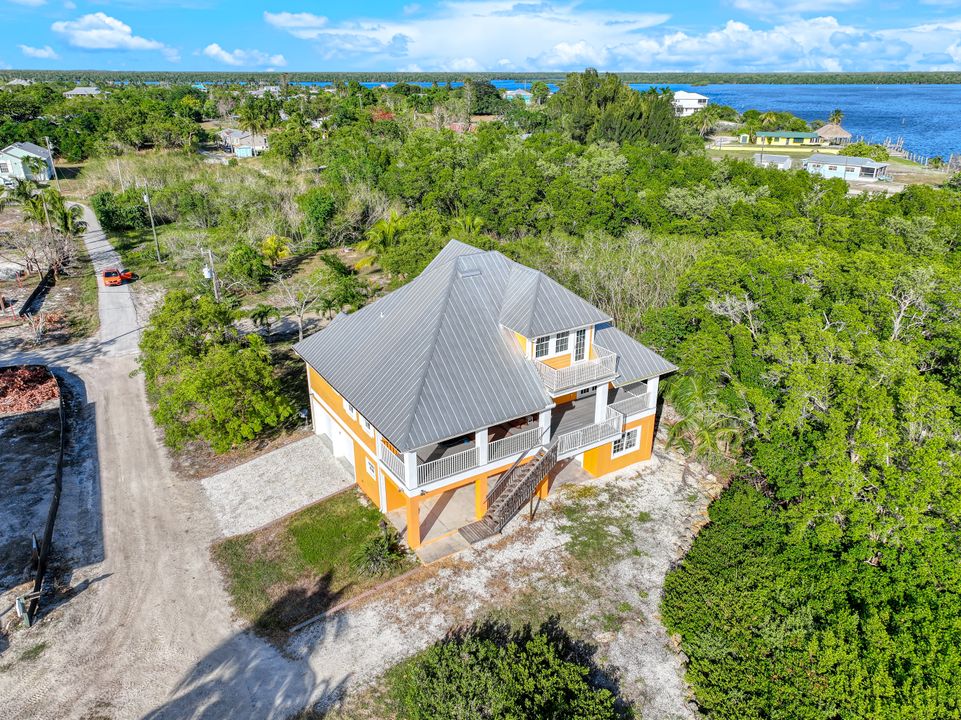 1251 Mangrove Ln, Chokoloskee, FL 34138