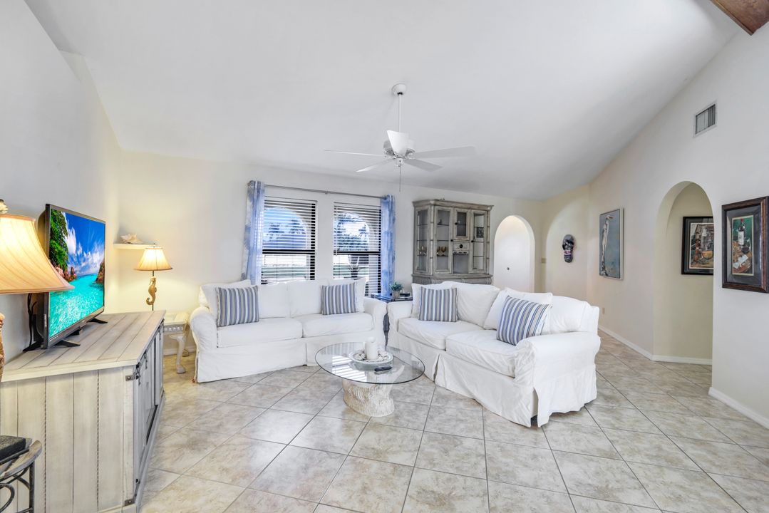 4843 Triton Ct W, Cape Coral, FL 33904