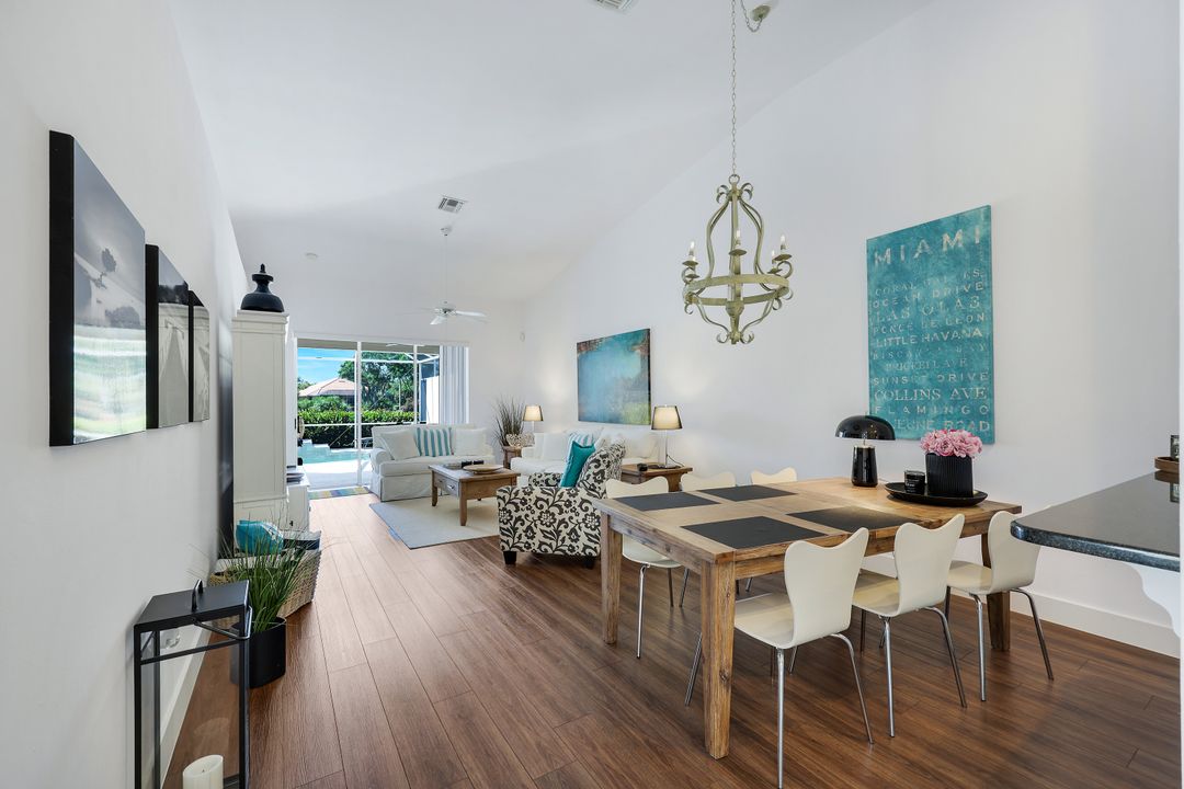 6585 Castlelawn Pl, Naples, FL 34113