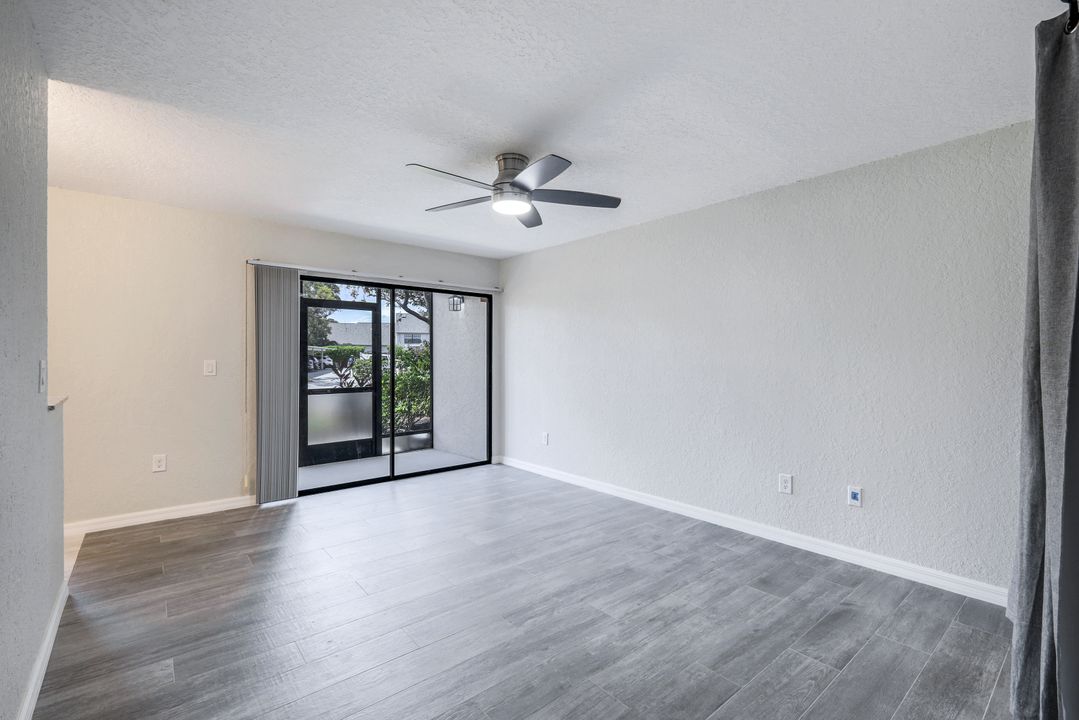 66 Emerald Woods Dr #H7, Naples, FL 34108