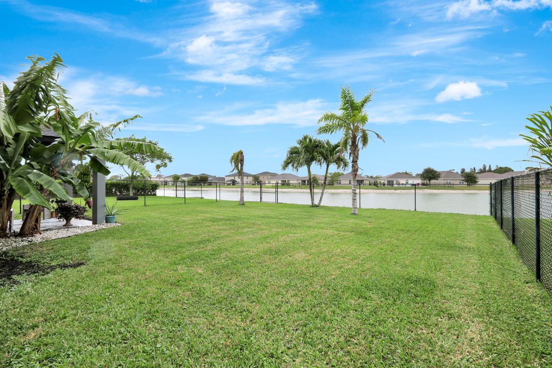 10337 Canal Brook Ln, Lehigh Acres, FL 33936