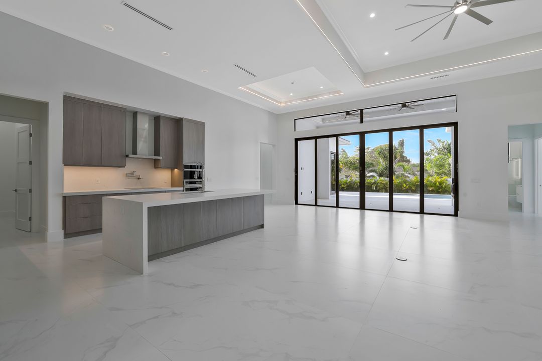 1317 Cypress Woods Dr, Naples, FL 34103
