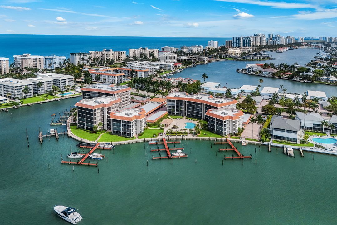 222 Harbour Dr #312, Naples, FL 34103