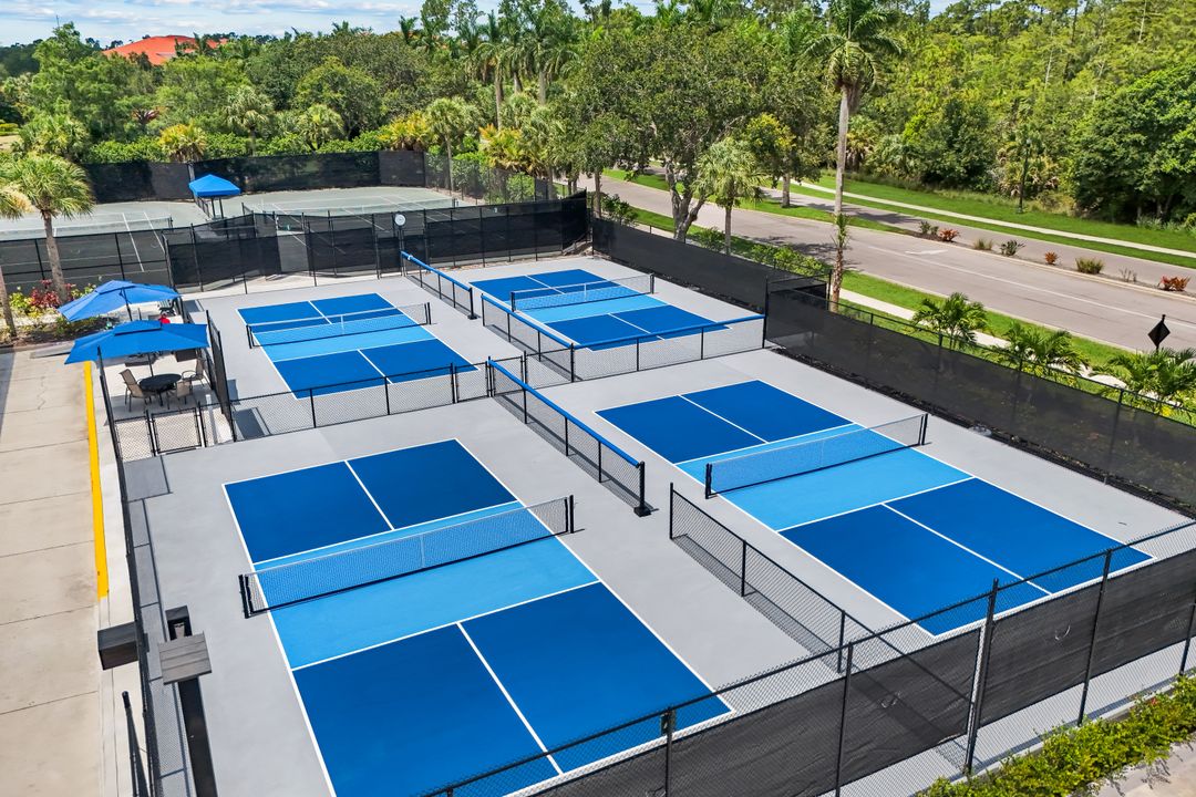 4864 Hampshire Ct #203, Naples, FL 34112