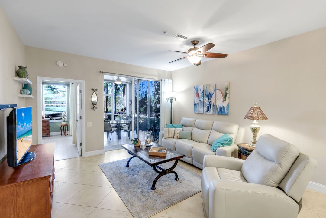 8239 Parkstone Pl #107, Naples, FL 34120