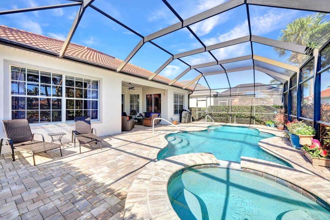 9115 Crystal Ct, Naples, FL 34120