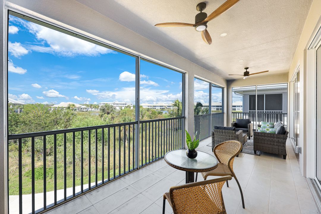 273 Indies Dr E #202, Naples, FL 34114