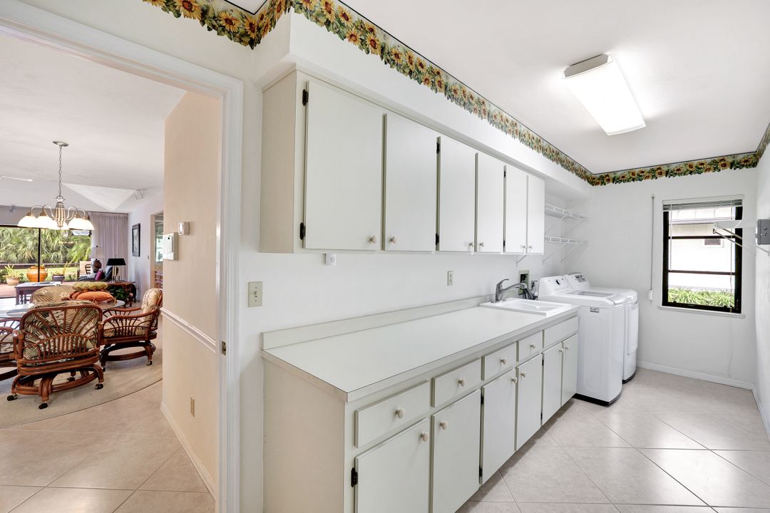 2007 Duke Dr, Naples, FL 34110