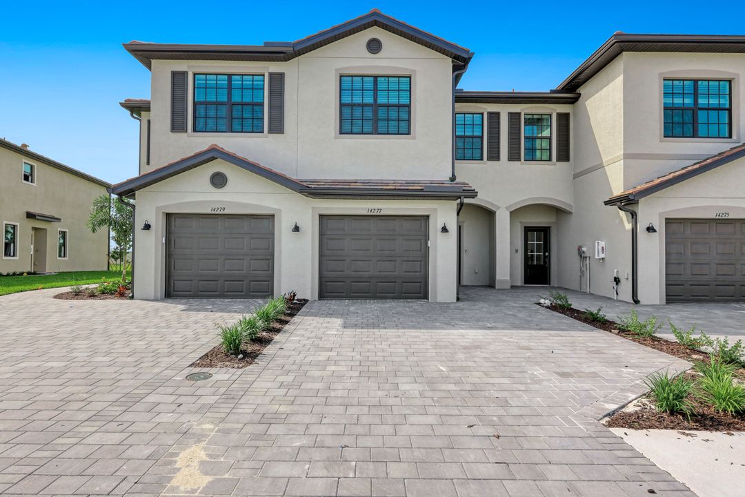 14273 Pine Lodge Ln, Fort Myers, FL 33913