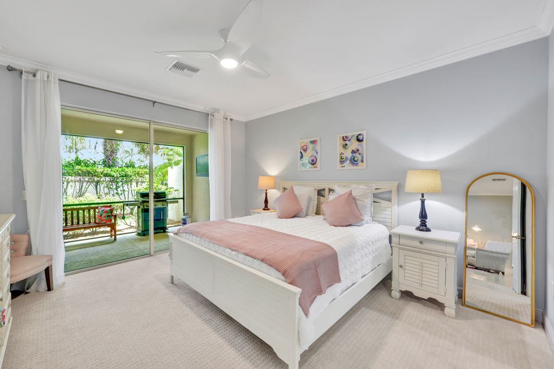 13466 Kent St, Naples, FL 34109