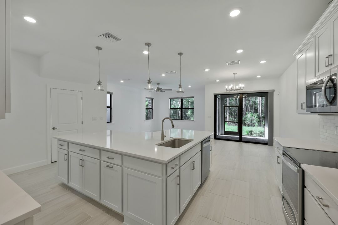 4184 Sonoma Oaks Cir, Naples, FL 34119