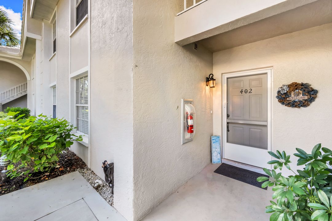 6260 Bellerive Ave #402, Naples, FL 34119