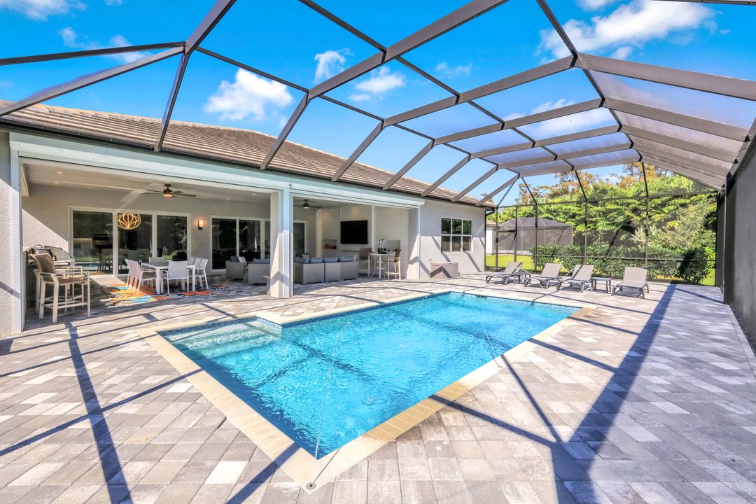 12083 Azalea Wy, Naples, FL 34120