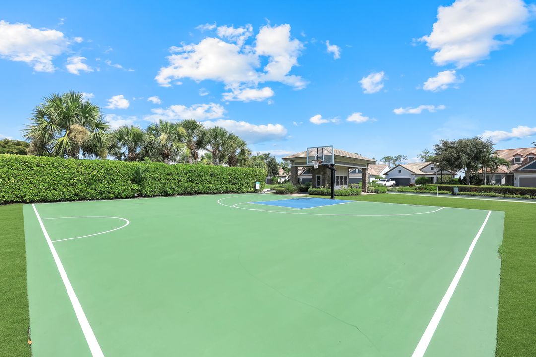 16273 Camden Lakes Cir, Naples, FL 34110