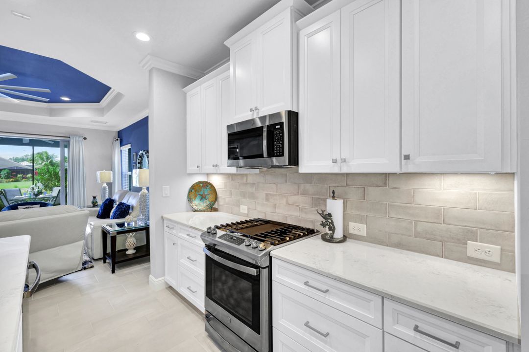 2319 Marquesa Cir, Naples, FL 34112