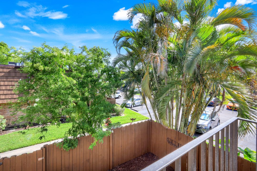 1501 Park Meadows Dr #3, Fort Myers, FL 33907