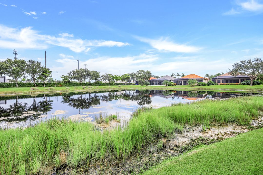 6053 Dogleg Dr, Naples, FL 34113