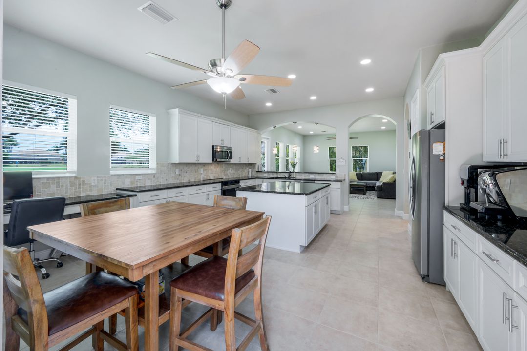 1776 Birdie Dr, Naples, FL 34120