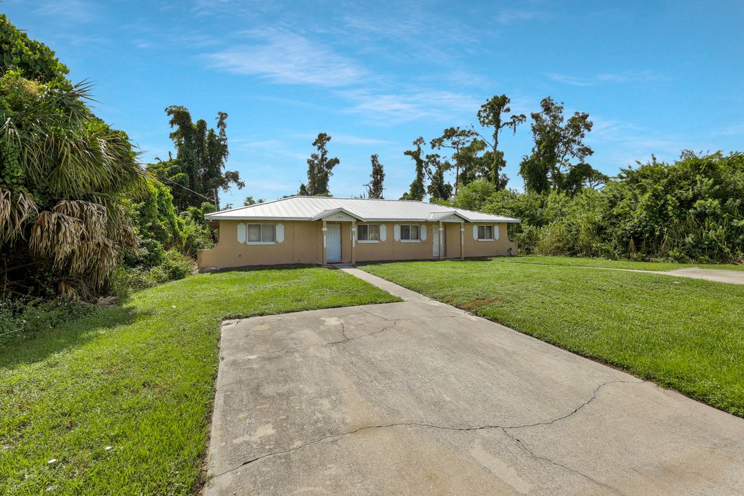 17434 E Carnegie Cir #A & B, Fort Myers, FL 33967