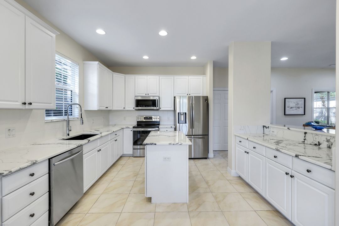 4780 Shinnecock Hills Ct #102, Naples, FL 34112