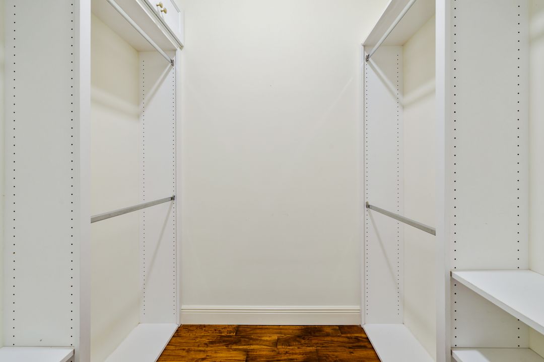 2885 Hatteras Way, Naples, FL 34119