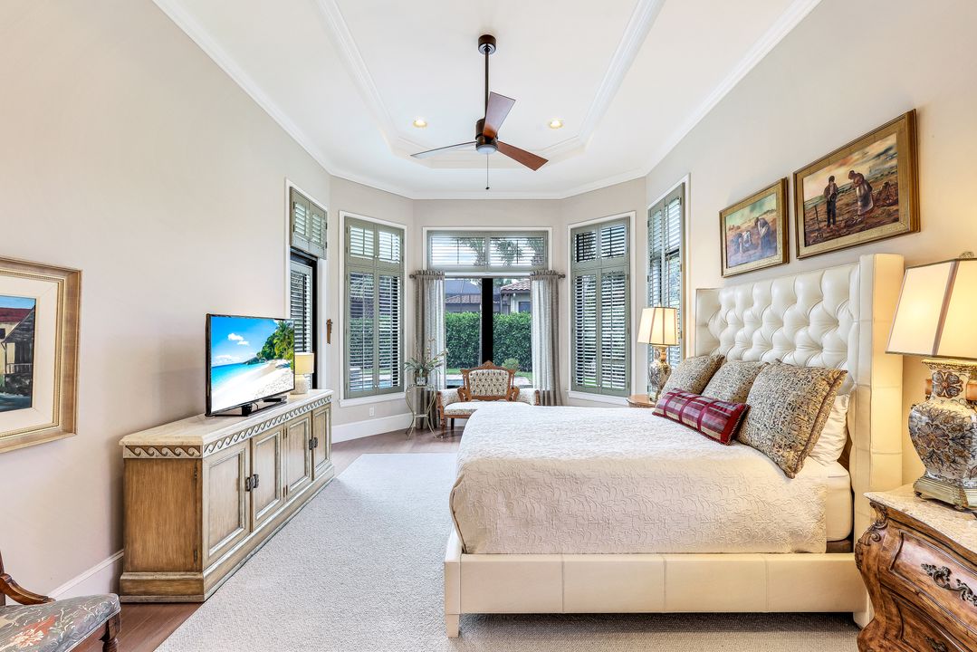 2239 Residence Cir, Naples, FL 34105