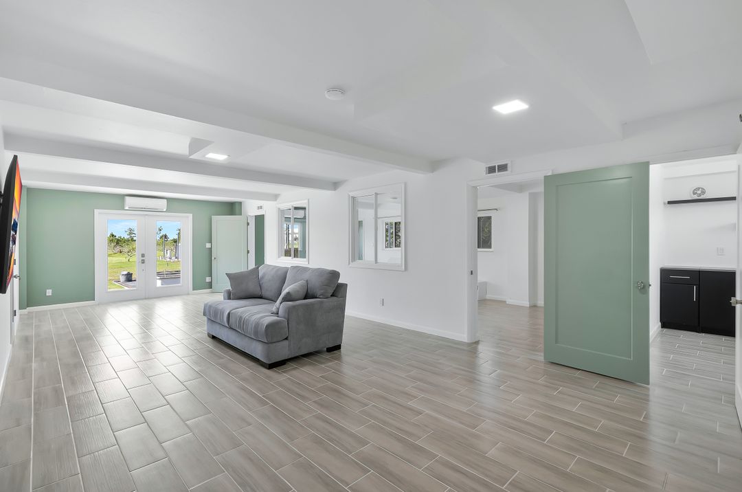 4044 62nd Ave NE, Naples, FL 34120