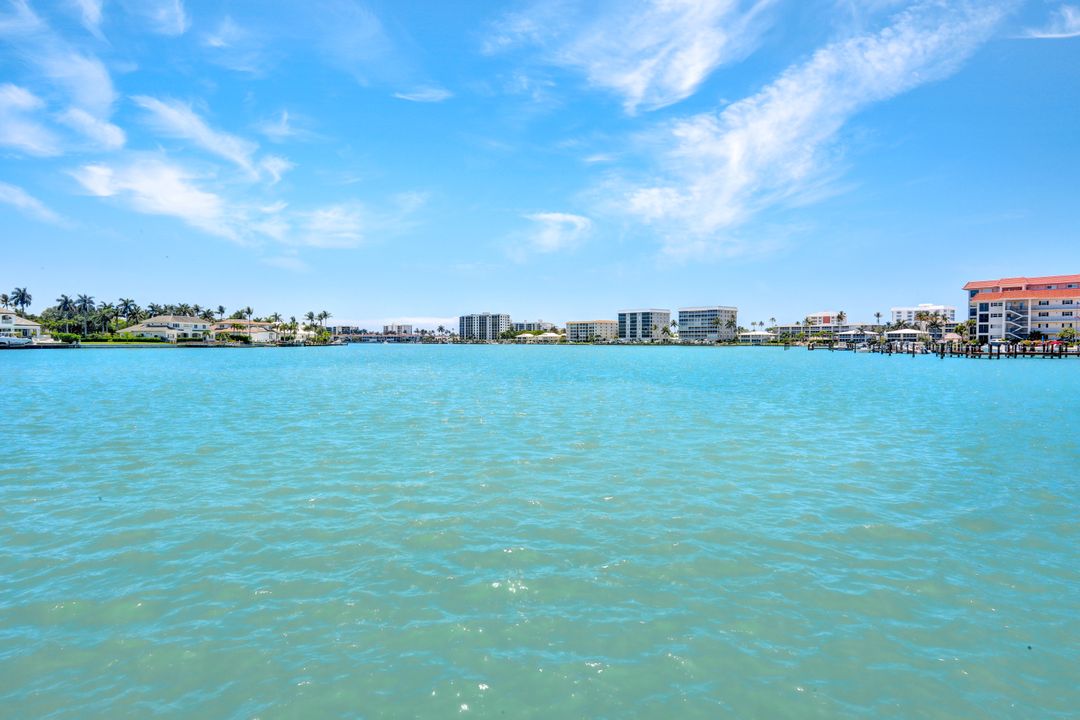 388 Harbour Dr #388, Naples, FL 34103