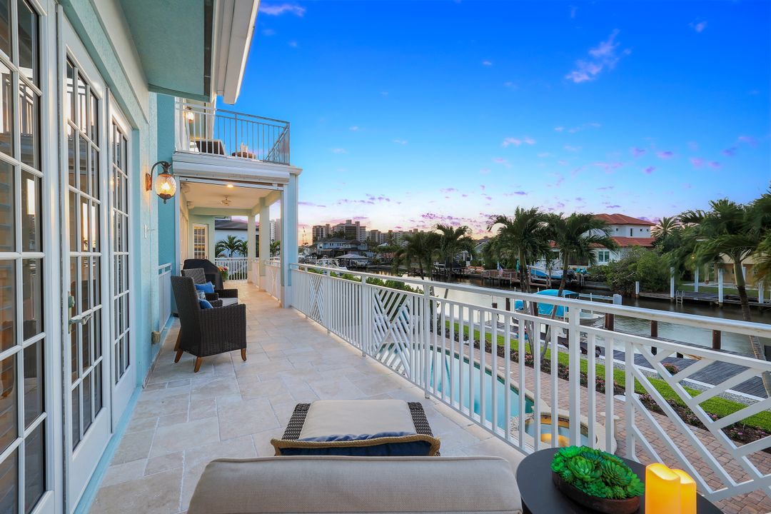 273 Egret Ave, Naples, FL 34108