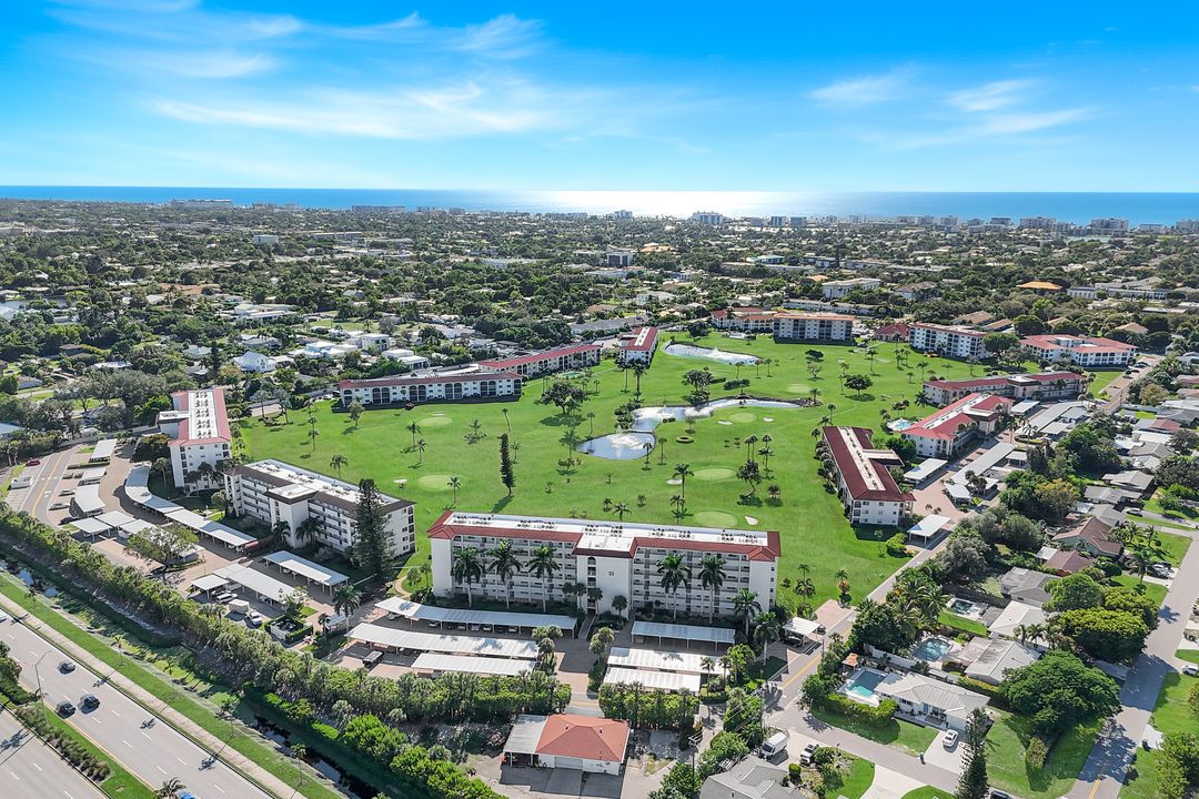 9 High Point Cir N #208, Naples, FL 34103