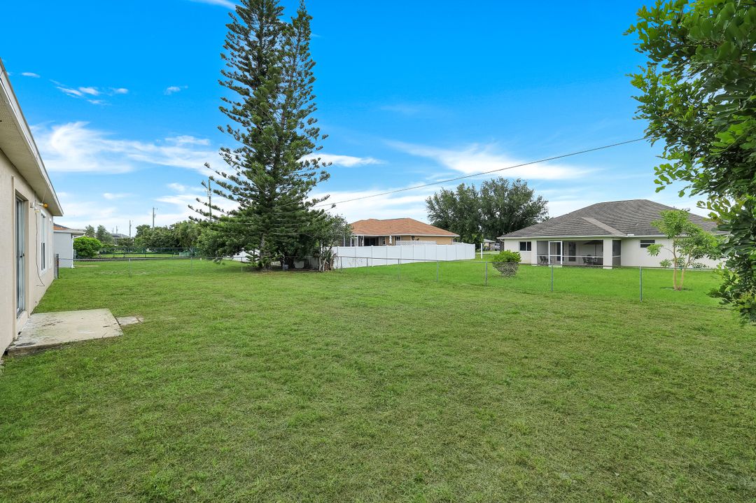 1409 SW 11th Pl, Cape Coral, FL 33991