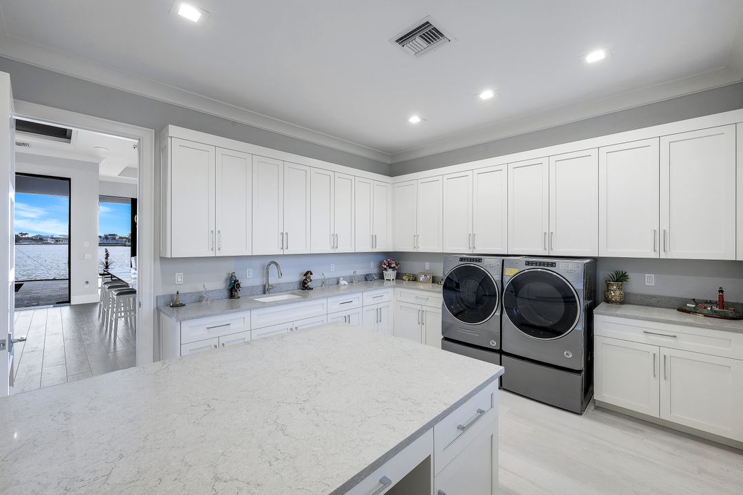 1275 Winterberry Dr, Marco Island, FL 34145