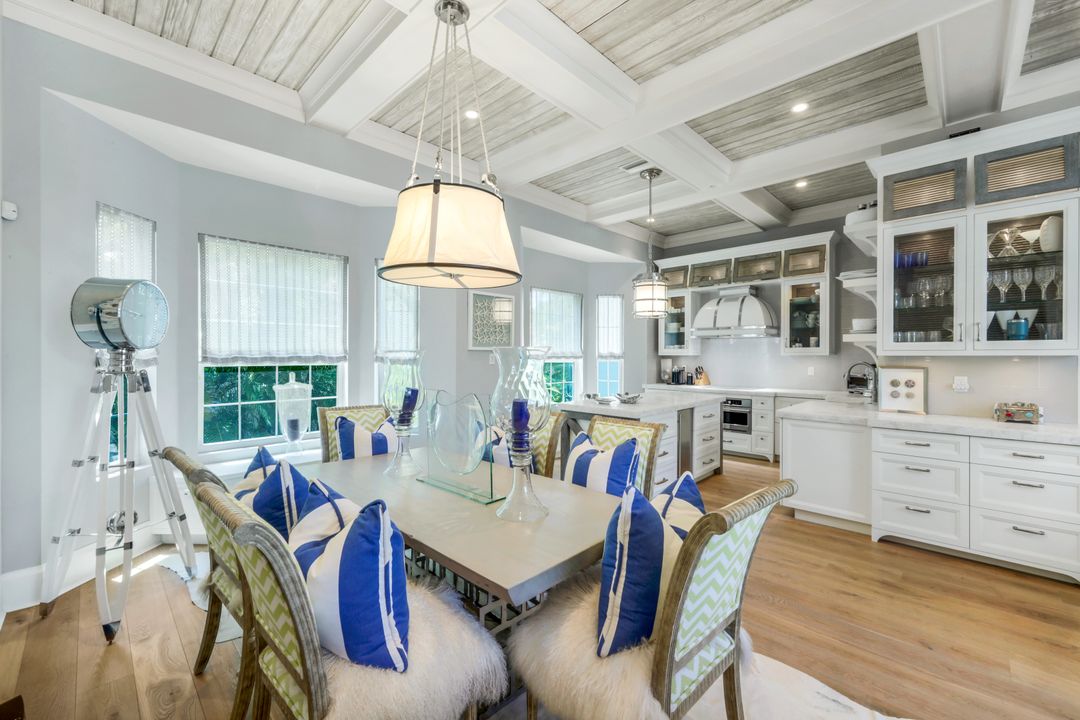 510 2nd St S, Naples, FL 34102