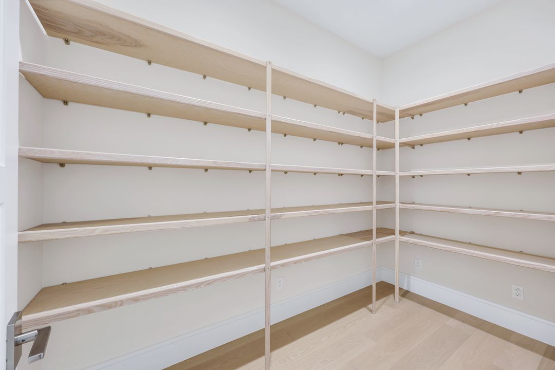 14282 Charthouse Cir, Naples, FL 34114