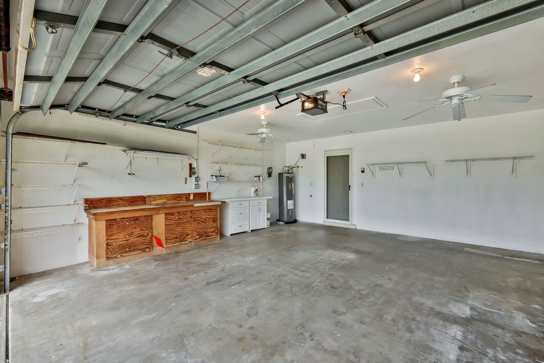 900 SW 54th Ln, Cape Coral, FL 33914