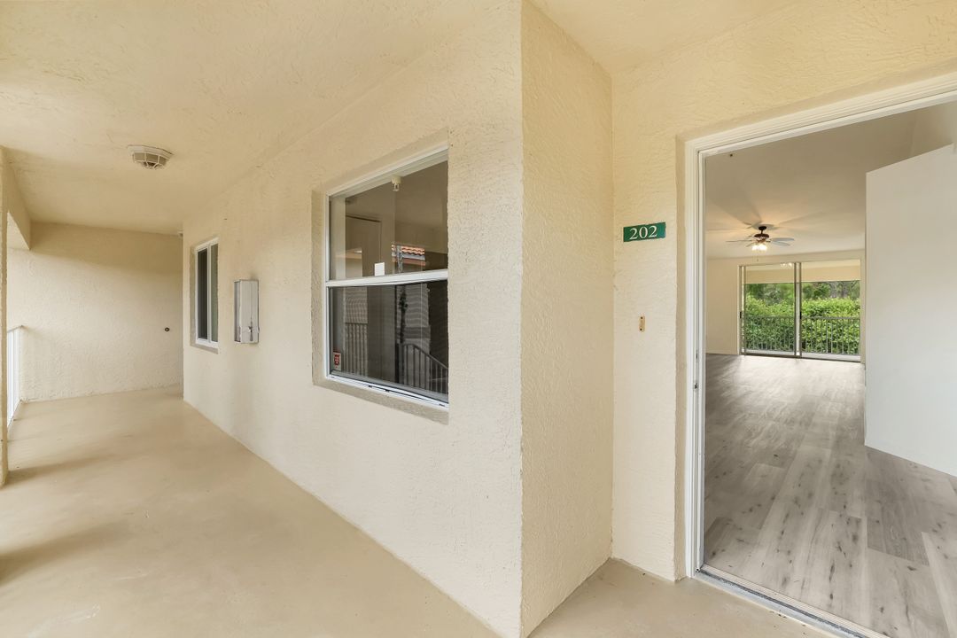 6635 Huntington Lakes Cir #202, Naples, FL 34119
