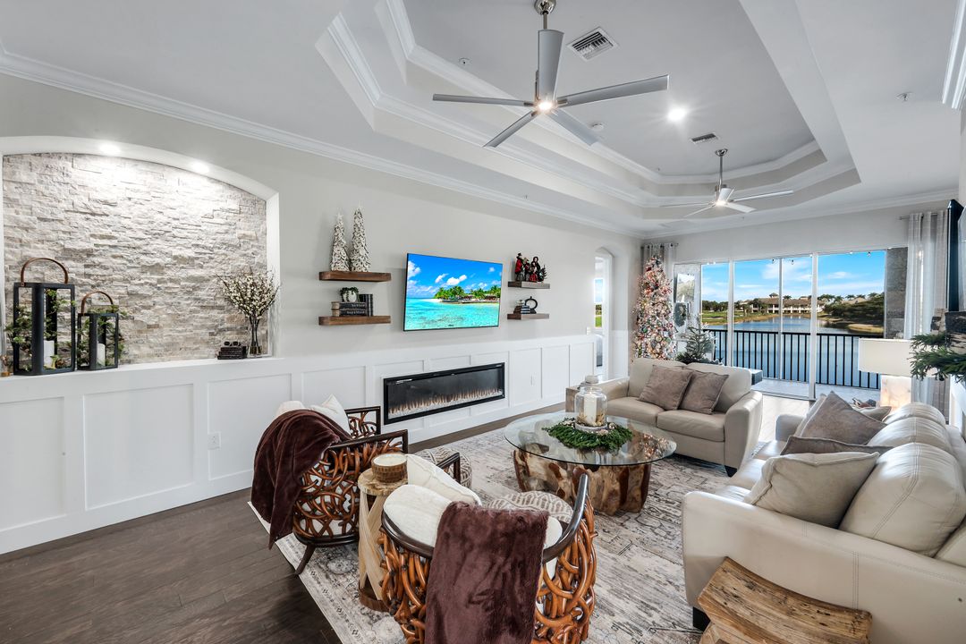 8783 Coastline Ct #202, Naples, FL 34120