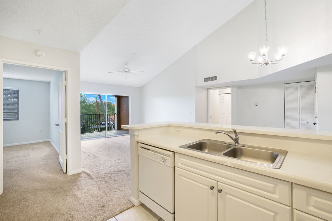 1205 Wildwood Lakes Blvd #305, Naples, FL 34104
