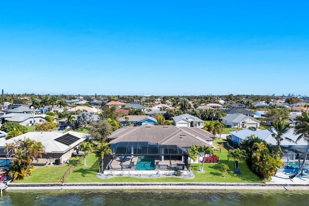 1218 SW 4th Pl, Cape Coral, FL 33991