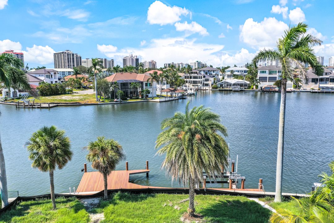 191 Seabreeze Ave, Naples, FL 34108