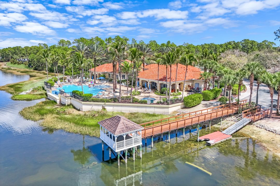 2040 Tarpon Bay Dr N #201, Naples, FL 34119