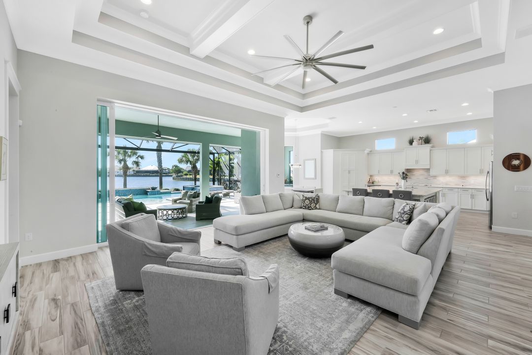 6072 Lucaya Wy, Naples, FL 34112