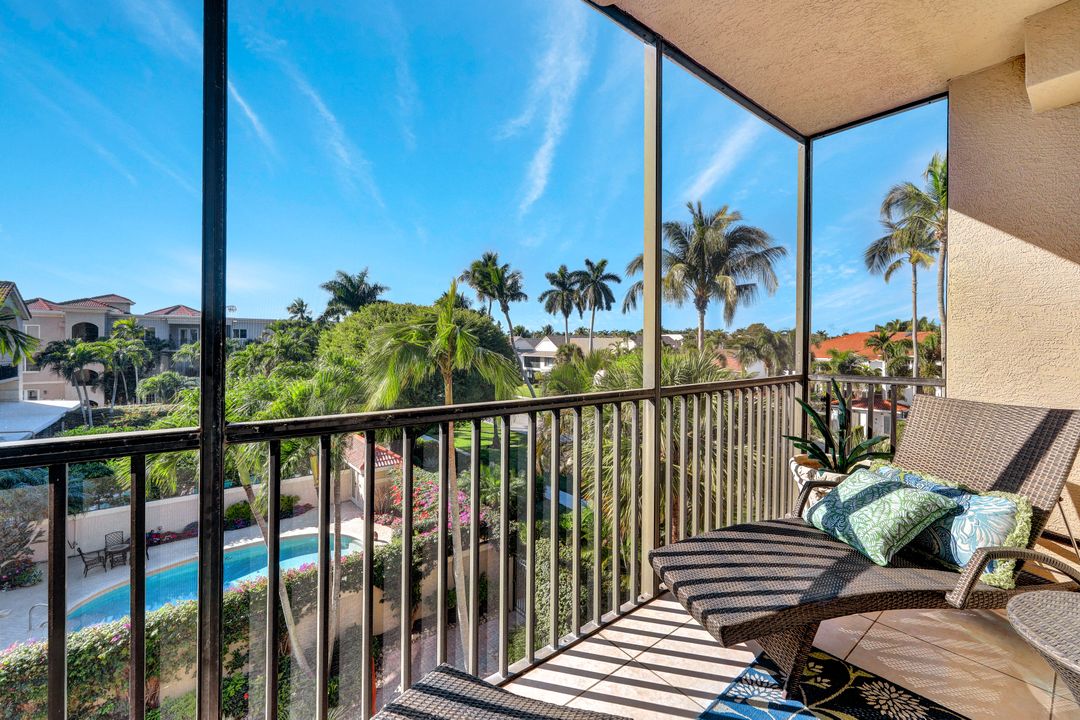 1006 5th St S, Naples, FL 34102