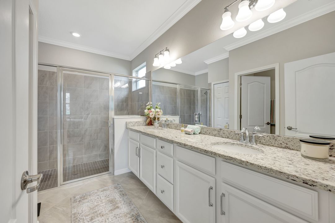 2174 Clementine St, Naples, FL 34120