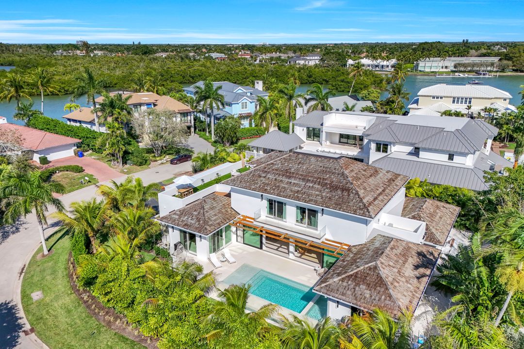 14 Sabre Ln, Naples, FL 34102